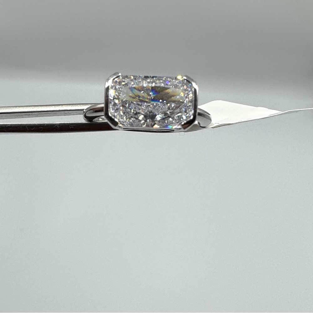18k 3ct Radiant Cut Ring - Picture 11 of 15